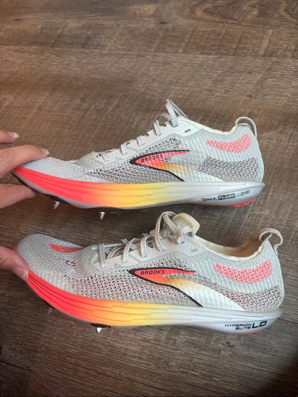 Brooks Hyperion Elite LD Track Spikes M8.5/W10 Light Gray Performance Running